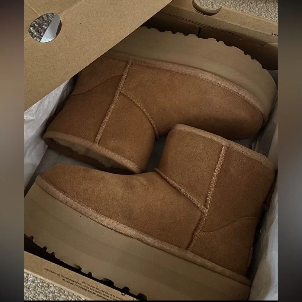 UGG CLASSIC MINI PLATFORM BOOTS NWT NIB Shoes chestnut - Picture 10 of 10